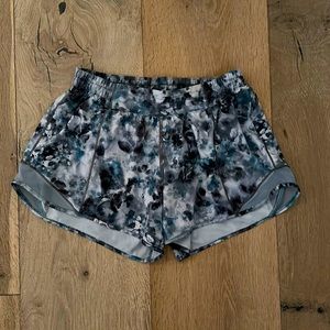 Lululemon hotty hot 4"